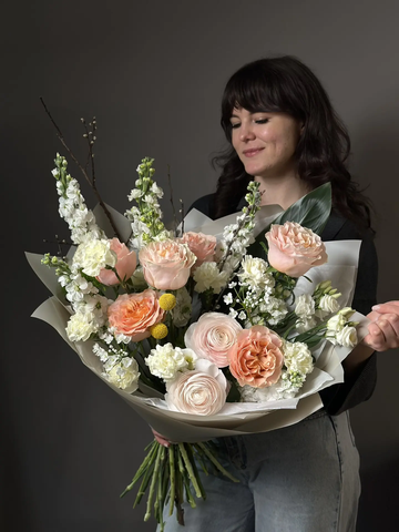 Авторский букет «В объятиях весны»
