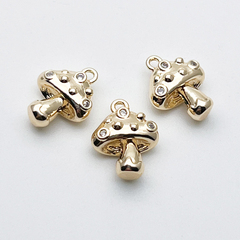 Подвеска Гриб, цвет золото, фианиты, размер 13*10 мм, цена за 1 шт