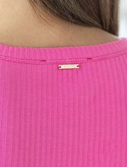 Футболка из трикотажа в широкий рубчик  D49.064 (119084)