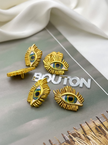 Пуговицы Скиапар. матовое золото в форме глаза с ресничками