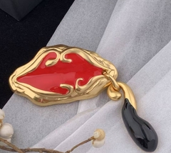 Стильная брошь ГУБЫ (LIPS) в стиле Schiaparelli