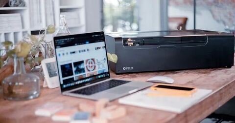 Настольный лазерный режущий гравер FLUX Beamo