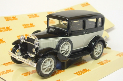 GAZ-3 (6) Taxi gray-black 1:43 Nash Avtoprom