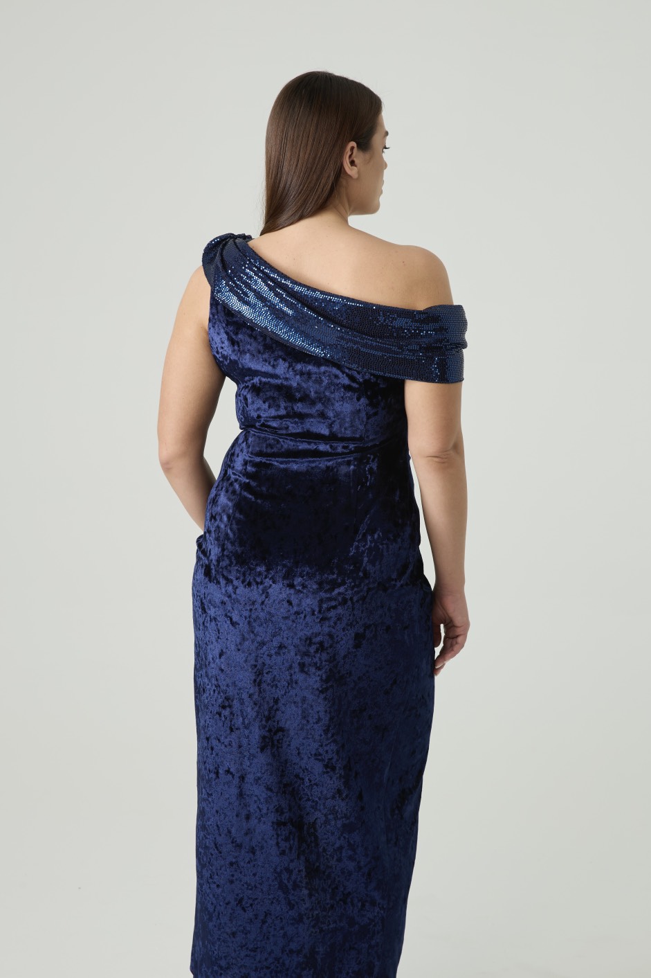 Платье из бархата с драпировкой на одно плечо, синий