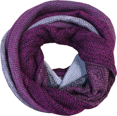 Стильный и уютный полосатый шарф-снуд на два оборота.