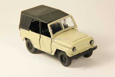 UAZ-469 (beige) Agat Mossar Tantal 1:43