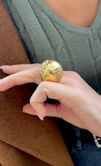 18136- Крупное кольцо- шар YSL из латуни в лимонной позолоте