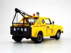 Moskvich-2140 Bolivar Emergency-technical service AZLK tow Urals Falcon Workshop 1:43