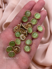 Пуговицы ажурные золотистые на ножке с оливковым(зеленым) камнем луна
