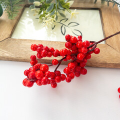 Ягоды Красные, искусственные на ветке 19 см., 5-8 мм., набор 10 шт.