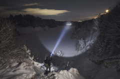 Поисковый фонарь Armytek Barracuda Pro Max Magnet USB (белый свет) F10501C