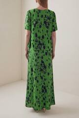 Платье с отлетной спинкой зеленое