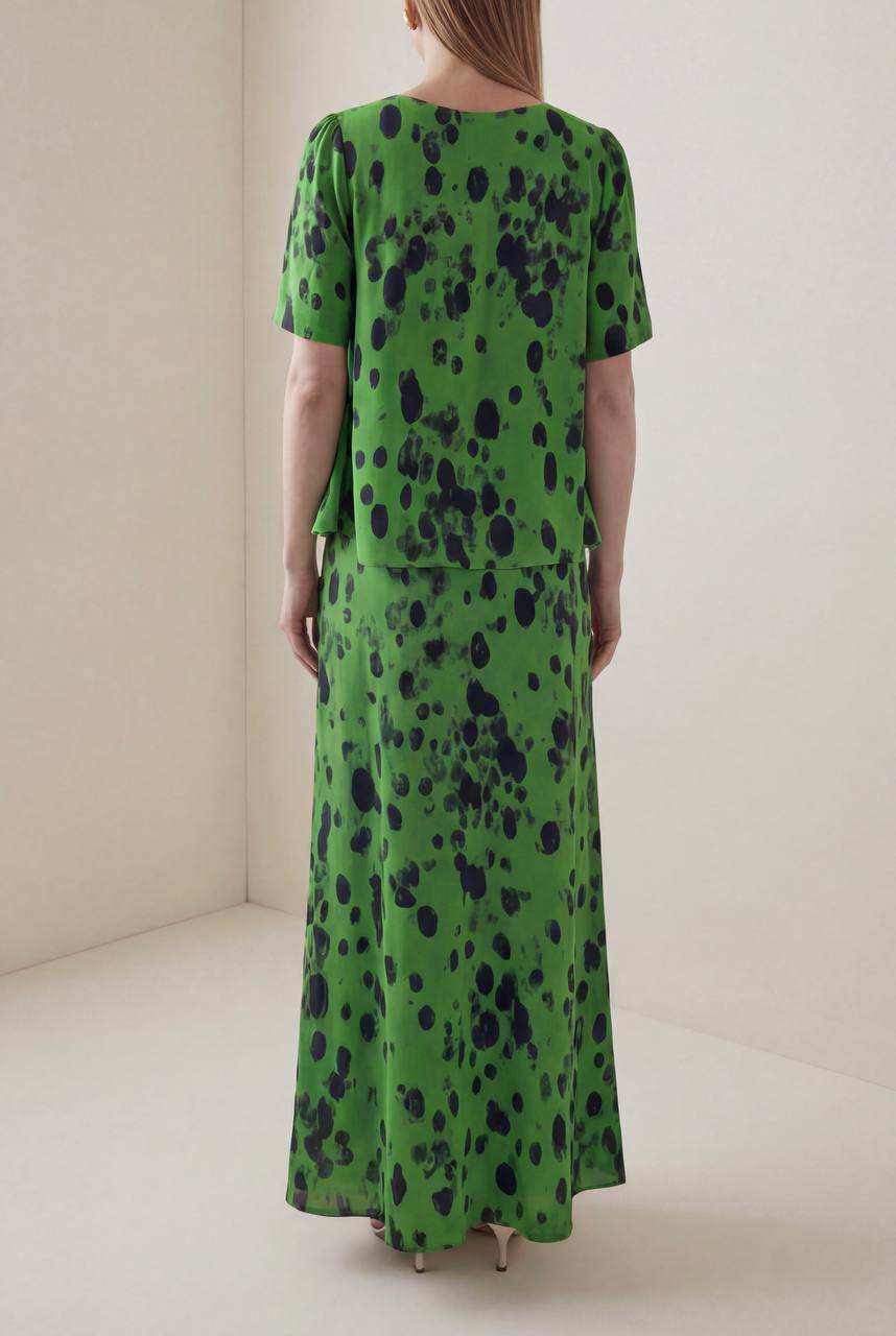 Платье с отлетной спинкой зеленое