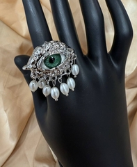 83507- Кольцо EYE green style by Schiaparelli с подвесками из жемчуга
