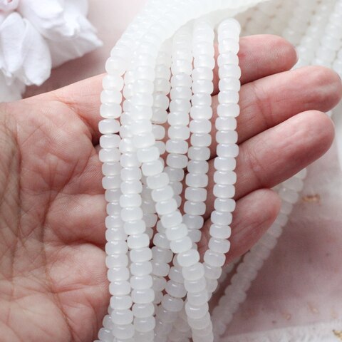 Штамповое чешское стекло белое , 6*4 мм, 1/2 нити, К111