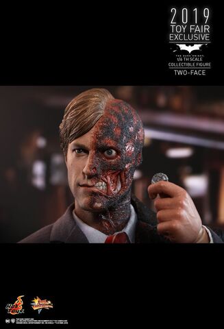 Фигурка Двуликий масштаб 1/6 Бэтмен Темный Рыцарь Эксклюзив HotToys