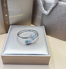 braslet-dve-zmei-kollekciya-serpenti-s-cirkonami-v-kachestve-vgold
