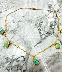 83227 - Колье-чокер с миниподвесками с зелеными альпанитами