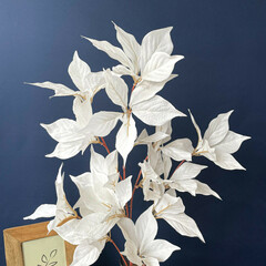 №2 Листья розы на ветке, искусственная зелень, свадебный декор, цвет Белый, 78 см, набор 1 шт.