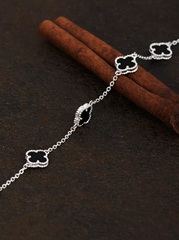 62408- Браслет Trendy mini из серебра с подвесками клевер с агатом, 5 мотивов