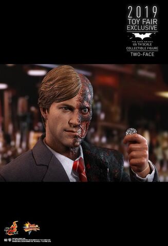 Фигурка Двуликий масштаб 1/6 Бэтмен Темный Рыцарь Эксклюзив HotToys