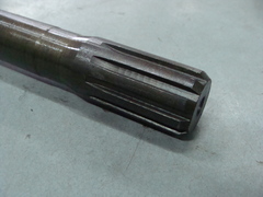 полуось зад. моста левая (длинная 855) УАЗ 452, УАЗ Хантер мост Спайсер левая (TROPHY)