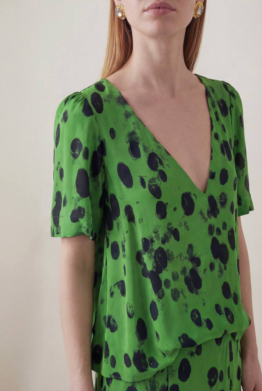 Платье с отлетной спинкой зеленое