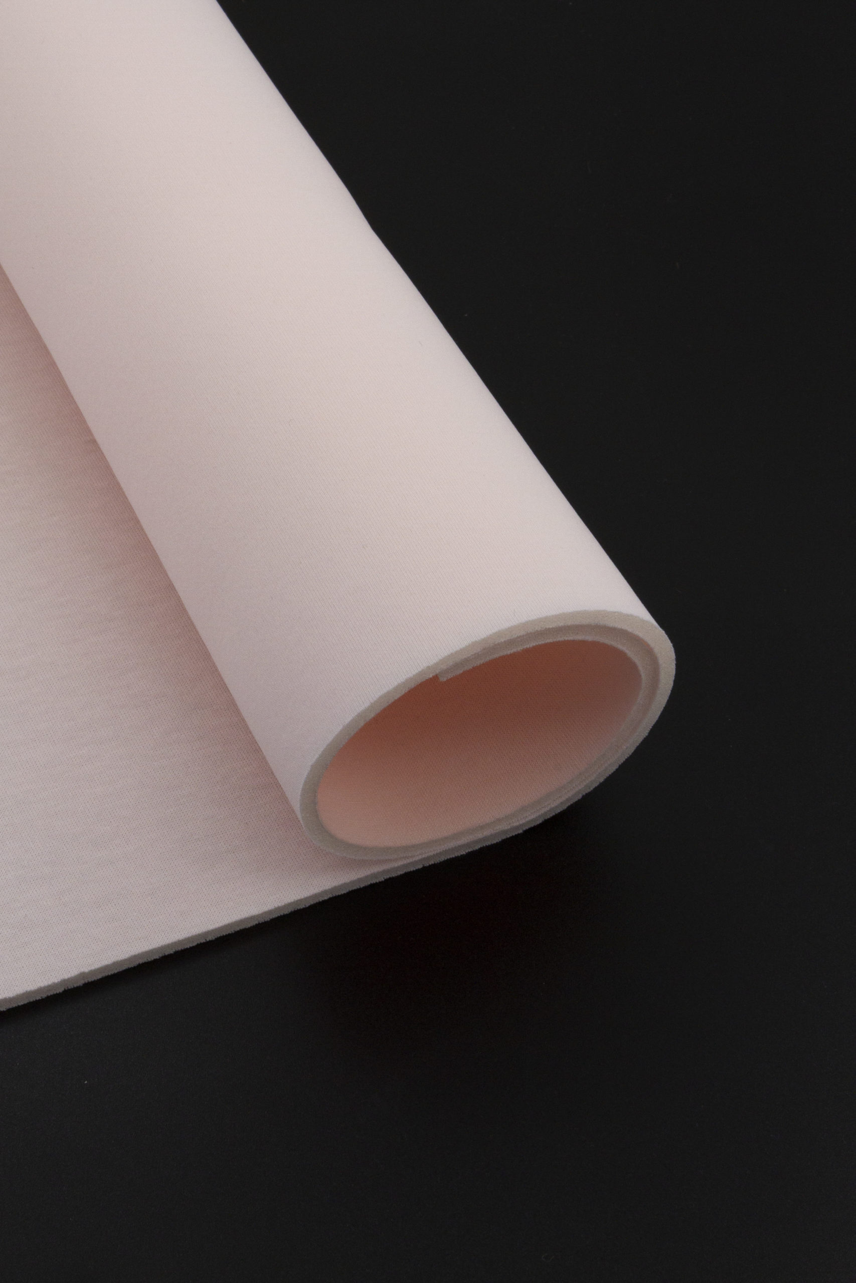 Поролон бельевой персиково-розовый ламинированный толщина 3 мм отрезами