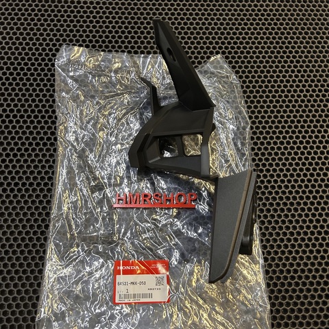 Honda Пластик правый черный под две кнопки CRF 1000 64531-MKK-D50