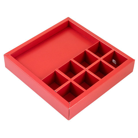 Коробка с обечайкой под шоколадку и 8 конфет, красная с окном 19,5*19*3,8 см