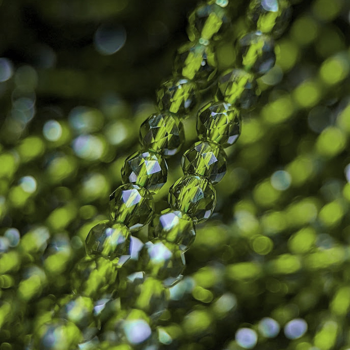 Зеленая шпинель синтетическая, 3мм, шар, микроогранка