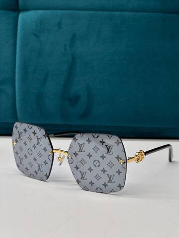 Солнцезащитные очки Louis Vuitton