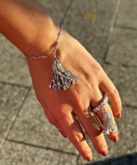 braslet-tassel-s-podveskoj-kistochkoj-iz-serebra-925-proby-s-kub-cirkonami
