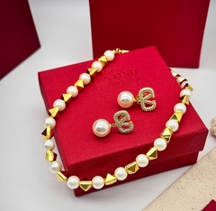 Колье чокер с жемчугом в стиле VALENTINO