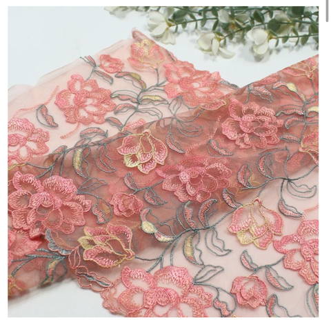 Вышивка на сетке персик/цветы 29 см