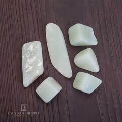 Галтованый нефрит. Морская волна.