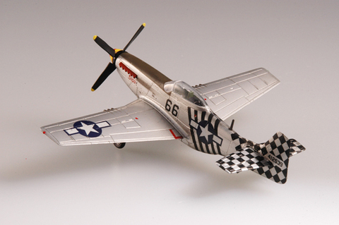 Модель Истребитель ВВС США P-51D Мustang масштаб 1:72