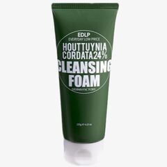 Очищающая пенка для лица с экстрактом хауттюйнии от Derma Factory , 120 мл