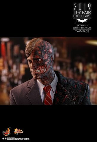 Фигурка Двуликий масштаб 1/6 Бэтмен Темный Рыцарь Эксклюзив HotToys