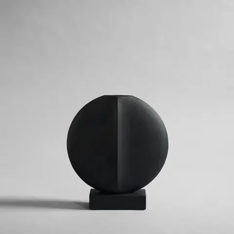Ваза 101 Copenhagen Guggenheim Vase, Mini, Black, черный