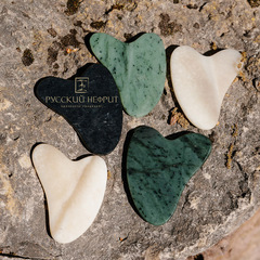 Скребок Гуаша. Тёмно-зелёный нефрит.