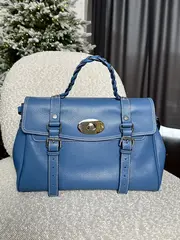 Женская сумка-портфель из натуральной кожи голубого цвета