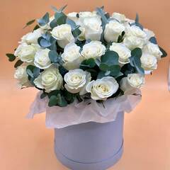 Композиция из 35 роз в коробке