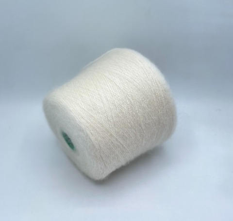 FILCOM (пр.Италия), art.Aurora, 850м/100 гр. 70% Суперкидмохер 30%Шелк , цвет-Молочный(60) арт-33249