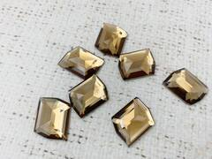 Стразы стекло клеевые, р. 1,8х1,4 см, светло-коричневый