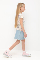 фуфайка  для девочки  КР 301996/светлый жемчуг,летний сад