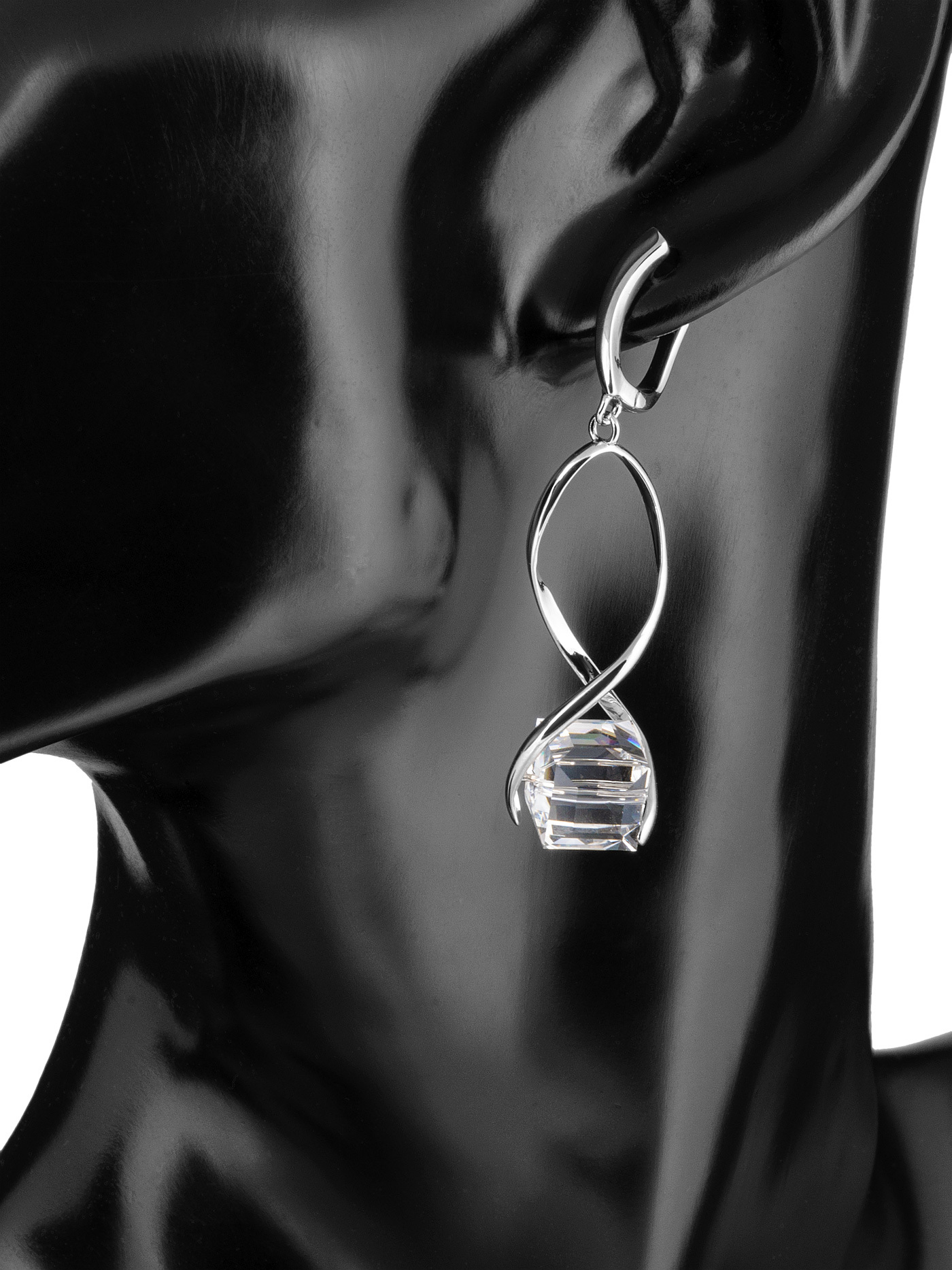 Массивные длинные серьги с кристаллами Swarovski