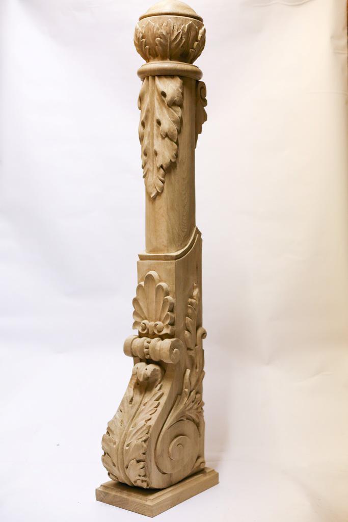 Резные столбы колонны опоры из дерева для лестниц