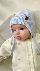 Шапочка вязаная на завязках (светло-голубой)