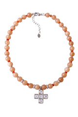 Чокер с кальцитом и сердоликом, подвеска стразовый крест 